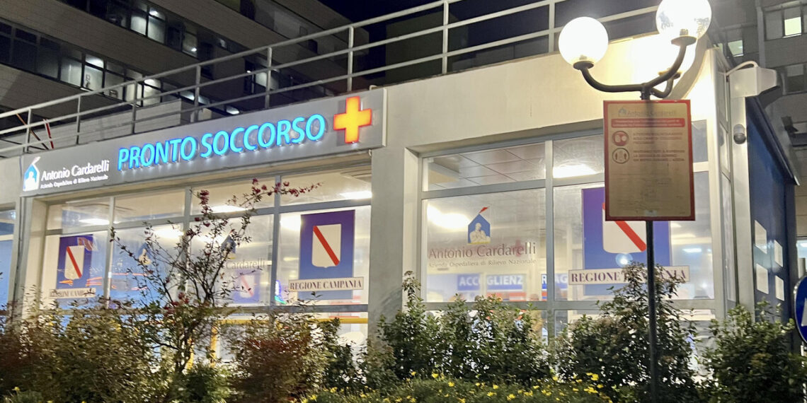 Operaio cade da impalcatura durante lavori di ristrutturazione, è grave