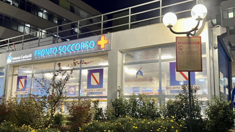 Operaio cade da impalcatura durante lavori di ristrutturazione, è grave