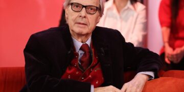 Vittorio Sgarbi è ricoverato al Policlinico Gemelli