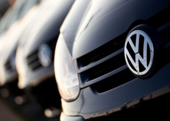 Volkswagen, la strategia per l’Europa: auto prodotte nel continente e nuovi modelli elettrici